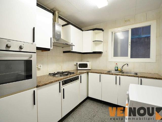 Piso en venta en calle De Padilla, Barcelona, de 136 m² 5 habitaciones por 539.000