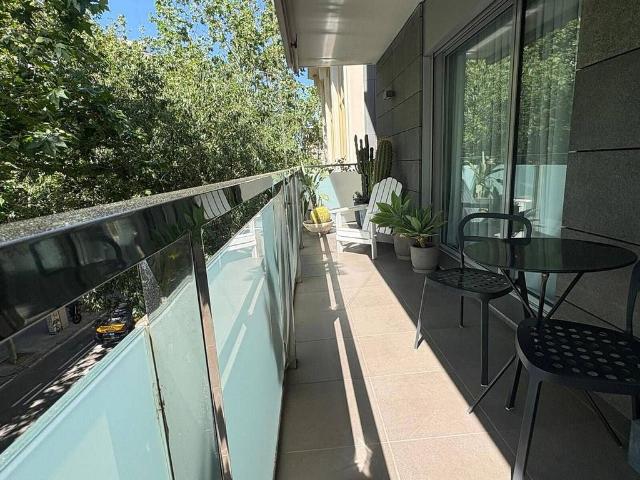 Piso en venta en calle De París, Barcelona, de 74 m² 2 habitaciones por 680.000