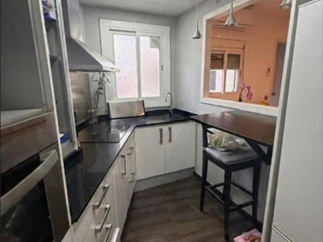 Piso en venta en calle De Pau Vergós, Gavà, de 55 m² 3 habitaciones por 220.000