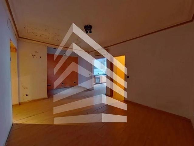 Piso en venta en calle De Pau Piferrer, Badalona, de 84 m² 3 habitaciones por 116.370