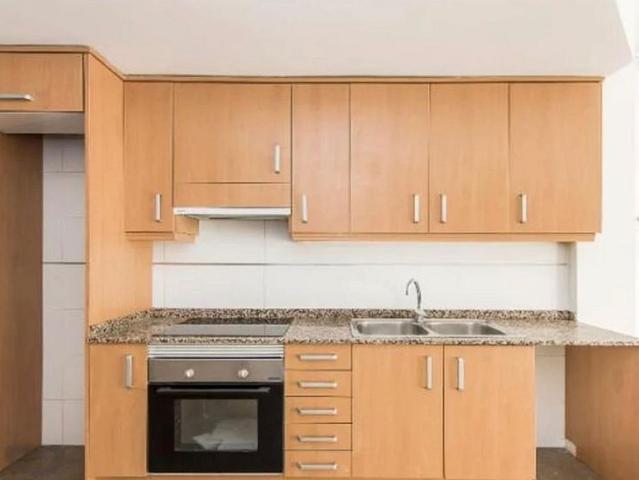 Piso en venta en calle De Pau Rigalt, Sabadell, de 88 m² 3 habitaciones por 175.000