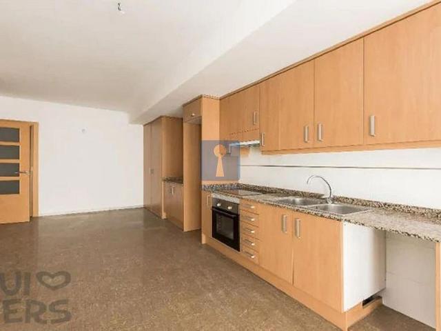 Piso en venta en calle De Pau Rigalt, Sabadell, de 88 m² 3 habitaciones por 175.000
