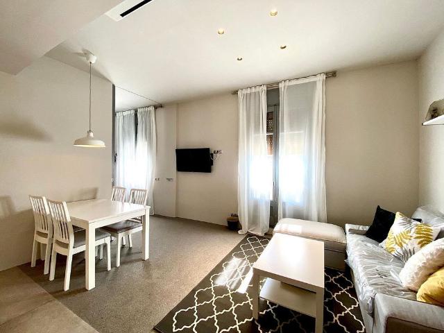 Piso en venta en calle De Pelai, Barcelona, de 47 m² 1 habitación por 425.000