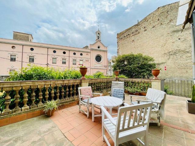Piso en venta en calle De Peralada, Figueres, de 306 m² 6 habitaciones por 500.000