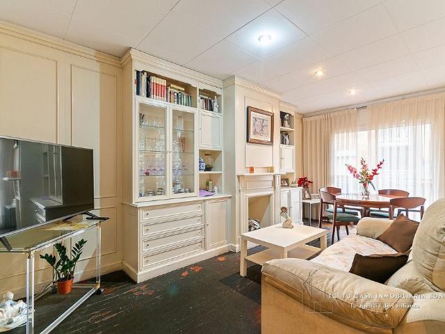 Piso en venta en calle De Pérez Galdós, Badalona, de 58 m² 2 habitaciones por 209.990