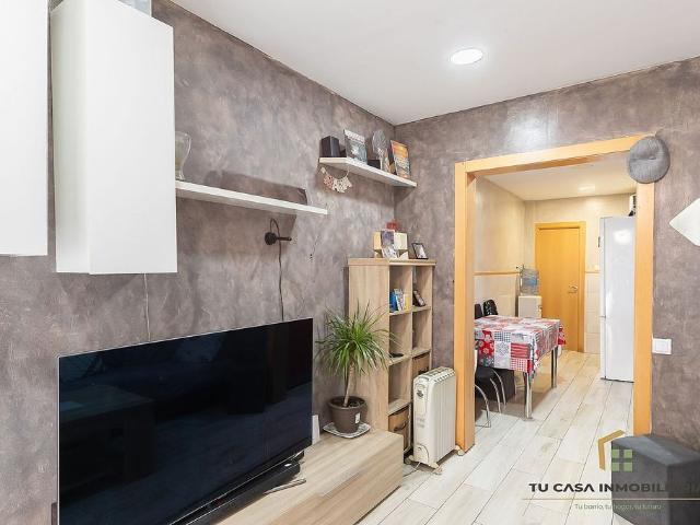 Piso en venta en calle De Pérez Galdós, Badalona, de 59 m² 3 habitaciones por 178.000