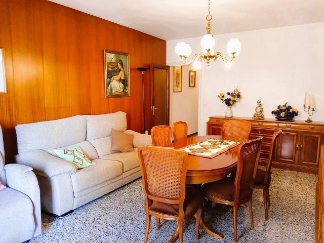 Piso en venta en calle De Pere III, Figueres, de 84 m² 3 habitaciones por 155.000