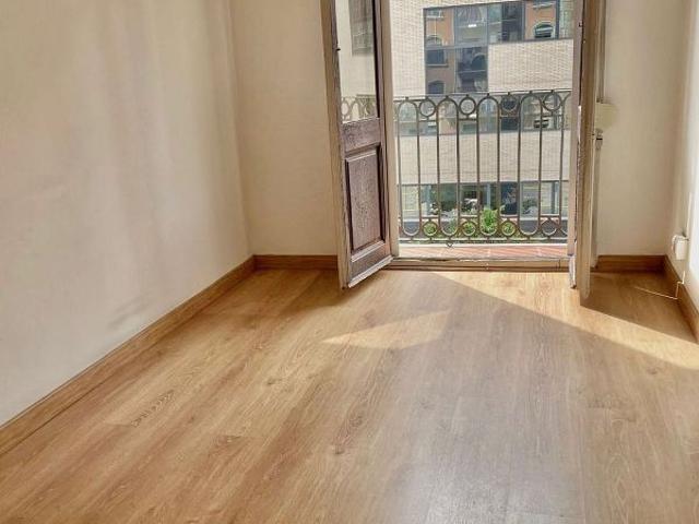 Piso en venta en calle De Pere IV, Barcelona, de 63 m² 3 habitaciones por 359.000