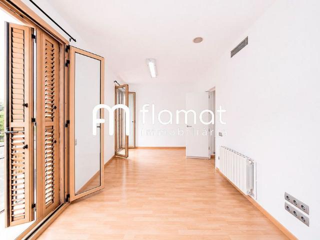 Piso en venta en calle De Pi i Margall, Barcelona, de 89 m² 3 habitaciones por 465.000