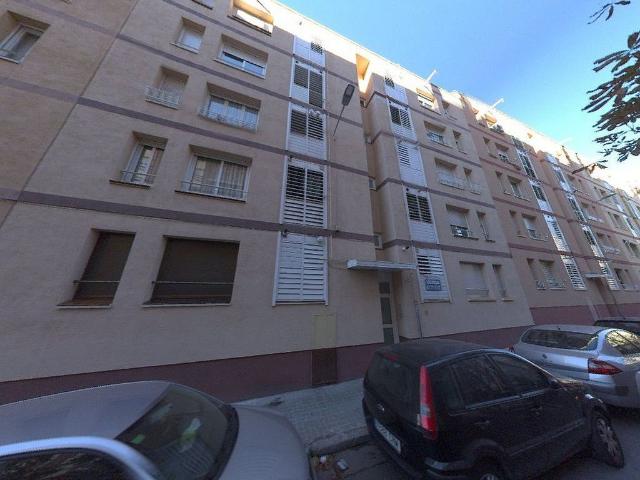 Piso en venta en calle De Picañol, Sabadell, de 62 m² 4 habitaciones por 199.000
