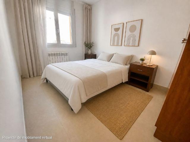 Piso en venta en calle De Pierre Vilar, Girona, de 55 m² 2 habitaciones por 279.000