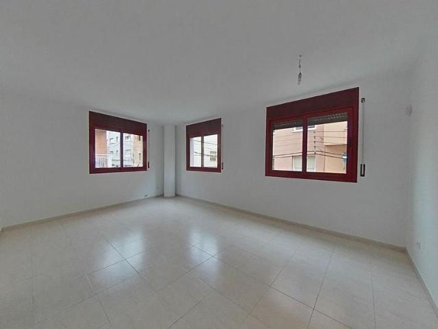 Piso en venta en calle De Ponent, Terrassa, de 69 m² 3 habitaciones por 185.000