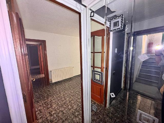 Piso en venta en calle De Portugal, Hospitalet de Llobregat, L´, de 69 m² 3 habitaciones por 267.300