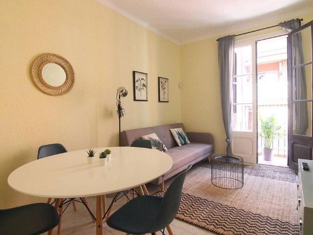 Piso en venta en calle De Portugalete, Barcelona, de 60 m² 3 habitaciones por 355.000