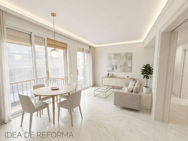 Piso en venta en calle De Praga, Barcelona, de 69 m² 3 habitaciones por 368.000