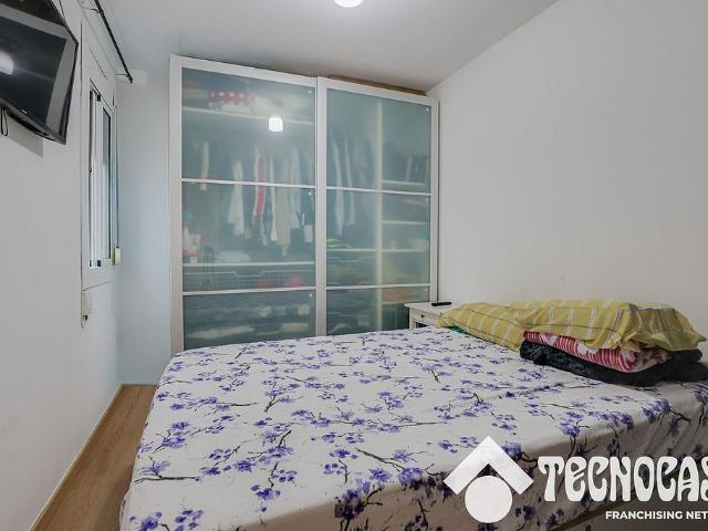 Piso en venta en calle De Provença, Barcelona, de 50 m² 2 habitaciones por 280.000