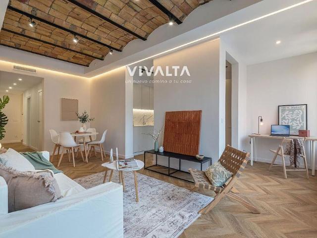 Piso en venta en calle De Provença, Barcelona, de 102 m² 3 habitaciones por 697.007