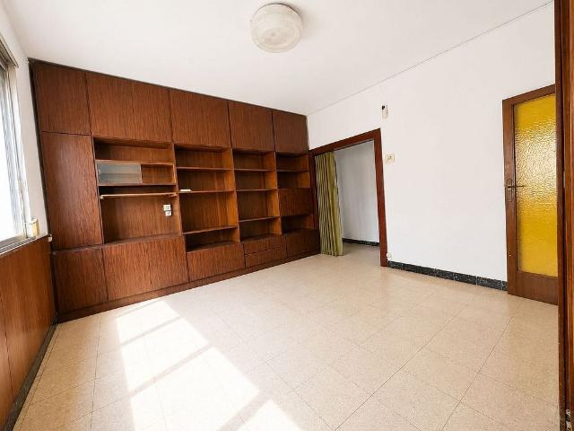 Piso en venta en calle De Provençals, Barcelona, de 60 m² 3 habitaciones por 270.000