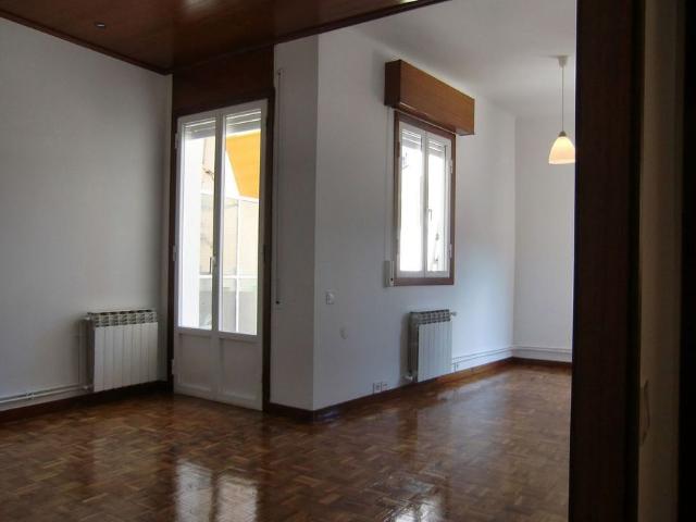 Piso en venta en calle De Rafael Batlle, Barcelona, de 67 m² 2 habitaciones por 450.000