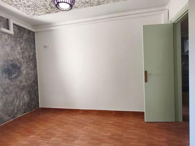 Piso en venta en calle De Rafael Campalans, Hospitalet de Llobregat, L´, de 55 m² 3 habitaciones por 212.000