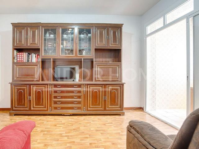Piso en venta en calle De Rafael Campalans, Hospitalet de Llobregat, L´, de 70 m² por 225.000