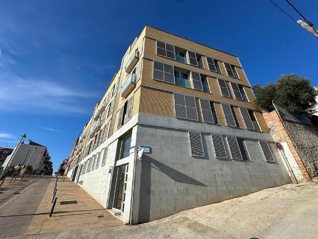Piso en venta en calle De Rafael Julià i Rosés, Sant Boi de Llobregat, de 71 m² 2 habitaciones por 180.000