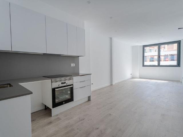 Piso en venta en calle De Ramon Llull, Santa Coloma de Gramanet, de 69 m² 3 habitaciones por 265.000