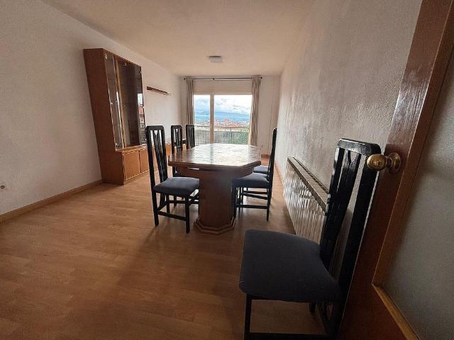 Piso en venta en calle De Ramon Sala i Saçala, Vic, de 78 m² 3 habitaciones por 240.000