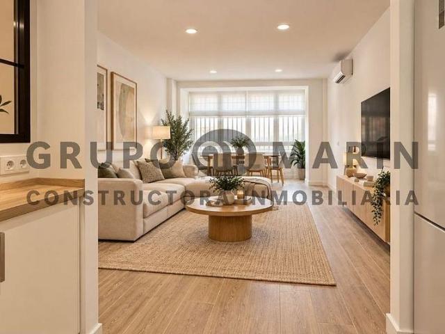 Piso en venta en calle De Roca i Batlle, Barcelona, de 101 m² 2 habitaciones por 540.000
