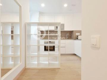 Piso en venta en calle De Rocafort, Barcelona, de 58 m² 2 habitaciones por 480.000