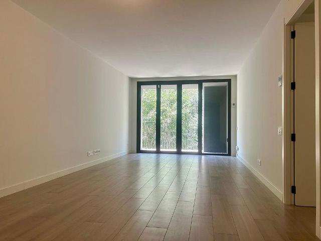 Piso en venta en calle De Rocafort, Barcelona, de 109 m² 3 habitaciones por 798.000
