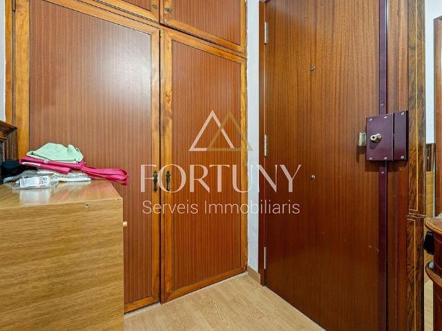 Piso en venta en calle De Robert D'aguiló, Reus, de 72 m² 3 habitaciones por 159.900