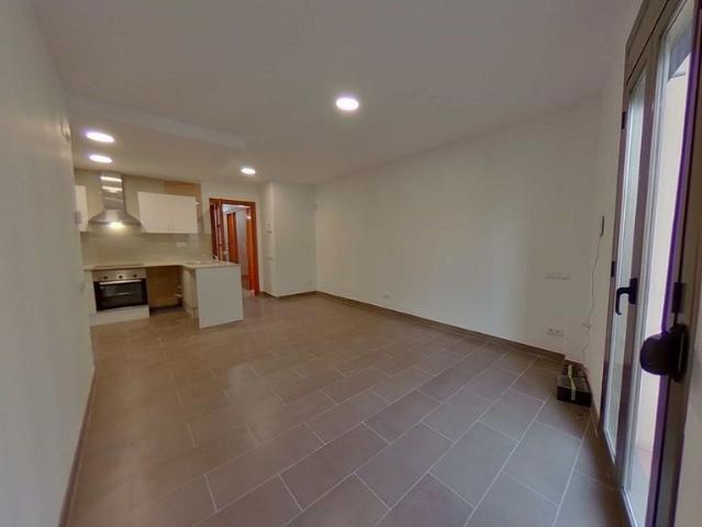 Piso en venta en calle De Rogent, Barcelona, de 67 m² 3 habitaciones por 439.000