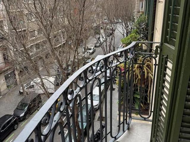 Piso en venta en calle De Roger de Flor, Barcelona, de 89 m² 4 habitaciones por 480.000