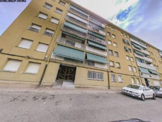 Piso en venta en calle De Romania, Terrassa, de 81 m² 3 habitaciones por 97.000