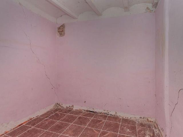 Piso en venta en calle De Ros de Medrano, Tortosa, de 37 m² 2 habitaciones por 9.000