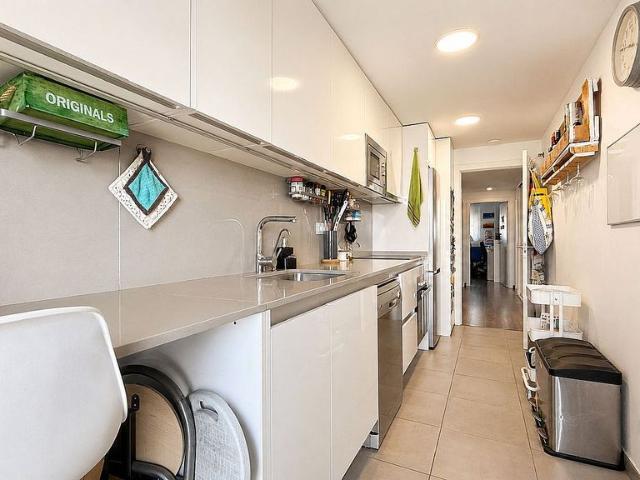 Piso en venta en calle De Rosa Luxemburg, Sant Just Desvern, de 101 m² 2 habitaciones por 675.000