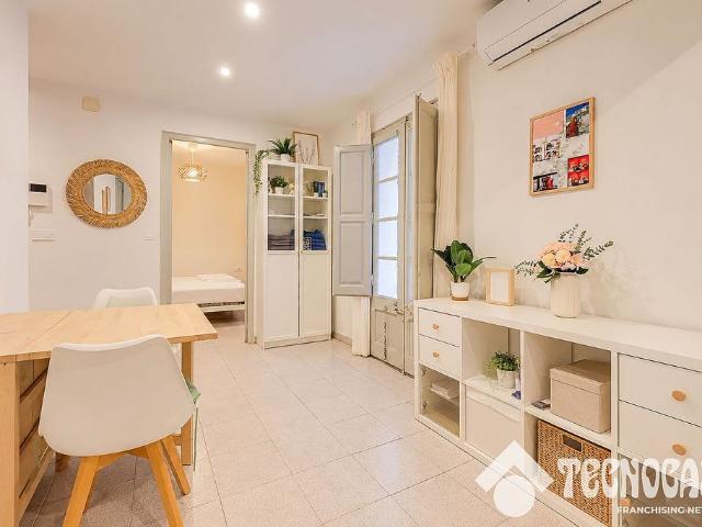 Piso en venta en calle De Salamanca, Barcelona, de 38 m² 1 habitación por 198.000