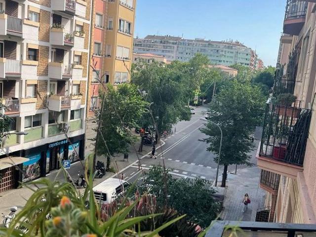 Piso en venta en calle De Sant Antoni Maria Claret, Barcelona, de 55 m² 2 habitaciones por 350.000