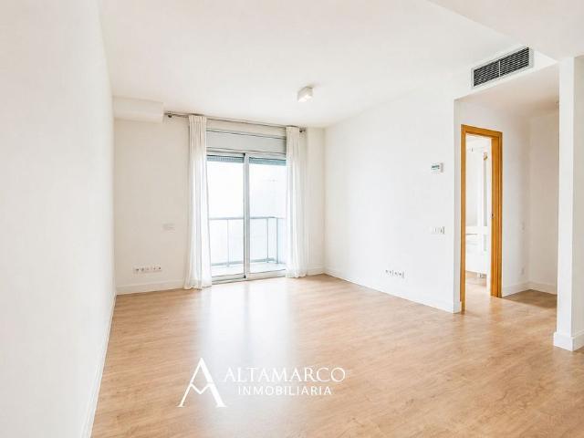 Piso en venta en calle De Sant Antoni Maria Claret, Barcelona, de 72 m² 2 habitaciones por 415.000