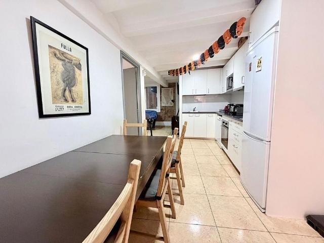 Piso en venta en calle De Sant Antoni Abat, Barcelona, de 124 m² 4 habitaciones por 670.000