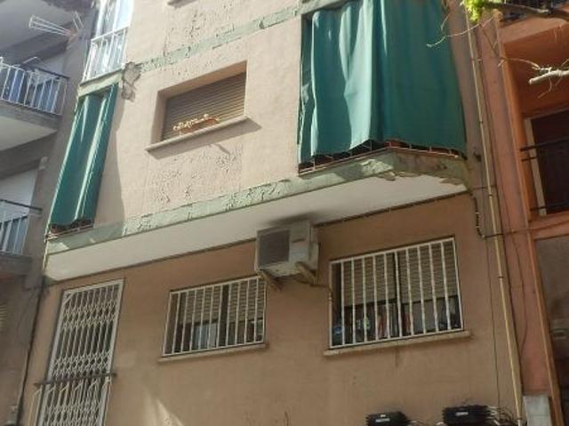 Piso en venta en calle De Sant Andreu, Santa Coloma de Gramanet, de 44 m² 3 habitaciones por 63.100
