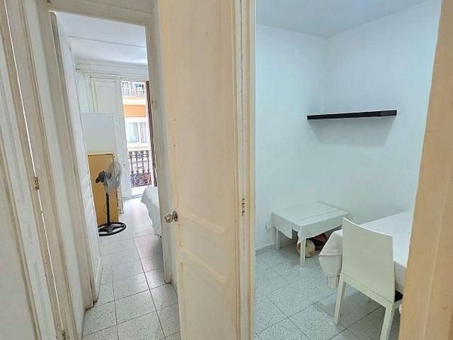 Piso en venta en calle De Sant Baltasar, Barcelona, de 42 m² 2 habitaciones por 250.000