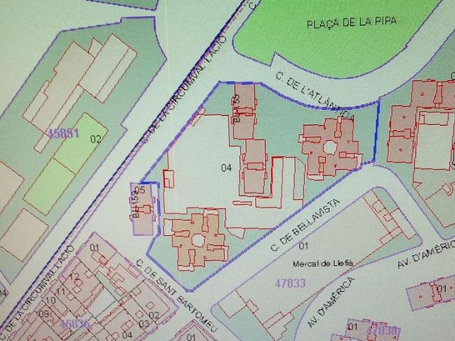 Piso en venta en calle De Sant Bartomeu, Badalona, de 69 m² 2 habitaciones por 161.994
