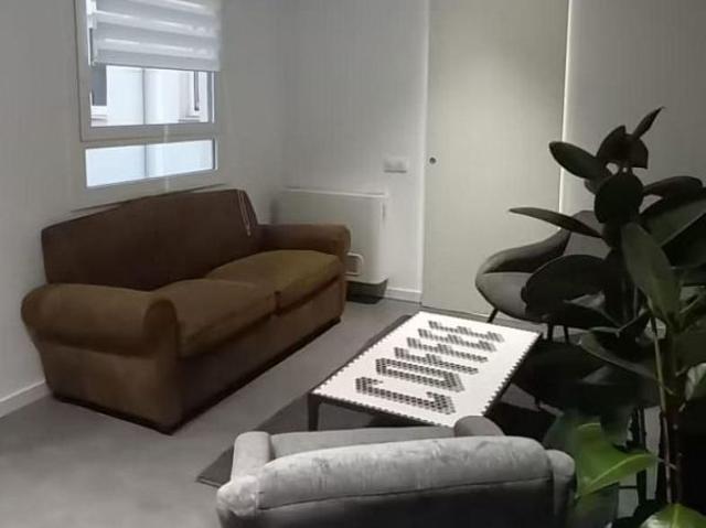Piso en venta en calle De Sant Bartomeu, Barcelona, de 40 m² 2 habitaciones por 184.000