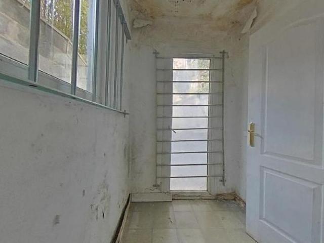 Piso en venta en calle De Sant Bartomeu, Manresa, de 68 m² 6 habitaciones por 98.180