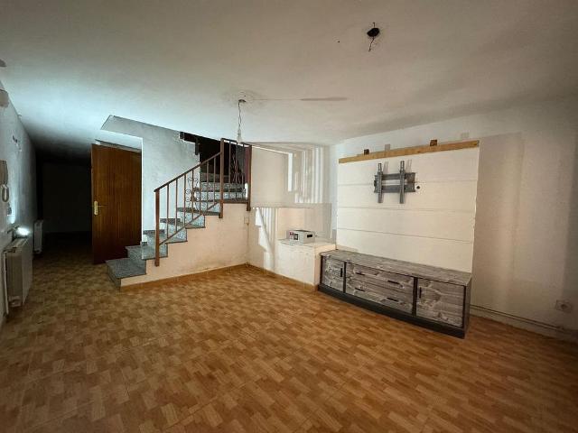 Piso en venta en calle De Sant Blai, Espluga de Francolí, l´, de 76 m² 3 habitaciones por 155.000