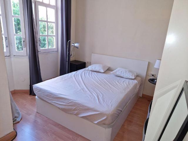 Piso en venta en calle De Sant Gervasi de Cassoles, Barcelona, de 45 m² 1 habitación por 245.000