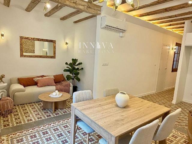 Piso en venta en calle De Sant Gil, Barcelona, de 49 m² 1 habitación por 213.000