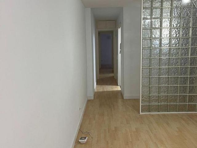 Piso en venta en calle De Sant Eudald, Barcelona, de 114 m² 2 habitaciones por 365.000